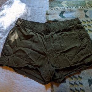 🌿Old Navy Olive Green Linen Shorts